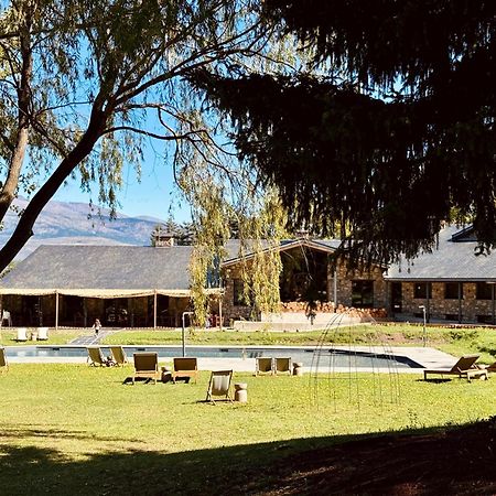 Basecamps Cerdanya Hotel Caixans Buitenkant foto